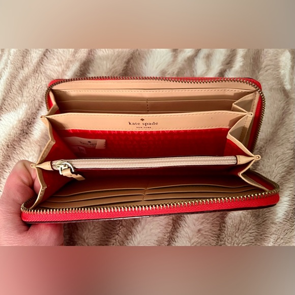 Adorable Kate Spade pebble leather coral zip wallet. Used, but good condition. - Picture 3 of 16